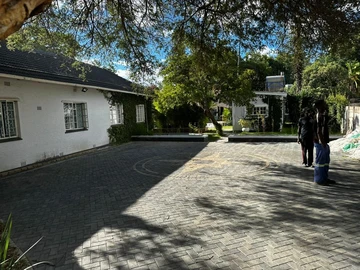 6 Bedroom House
