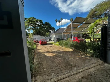 6 Bedroom House