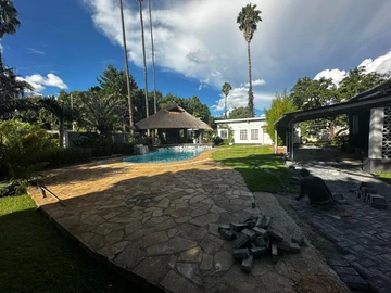 6 Bedroom House
